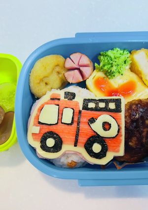 簡単キャラ弁　消防車　働く車-レシピのメイン写真