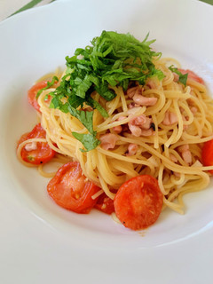 イカ塩辛とトマトのアヒージョ風パスタ-レシピのメイン写真