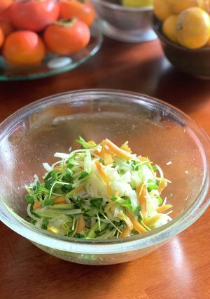 生野菜と柿のサラダ-レシピのメイン写真