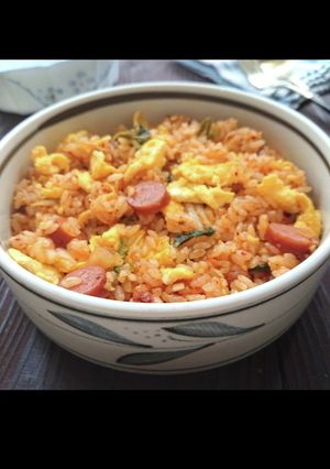 ウインナーと玉ねぎと卵のキムチチャーハン-レシピのメイン写真