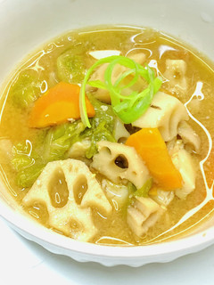 蓮根と残り野菜の具たくさんの胡麻味噌汁-レシピのメイン写真
