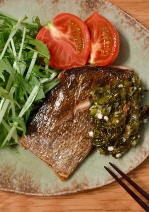イサキのソテー梅肉とアカモクのソース添え-レシピのメイン写真