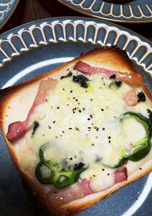 ホワイトソース&チーズトースト-レシピのメイン写真