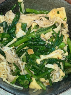 春菊と豚肉の胡麻だれピリ辛温サラダ-レシピのメイン写真