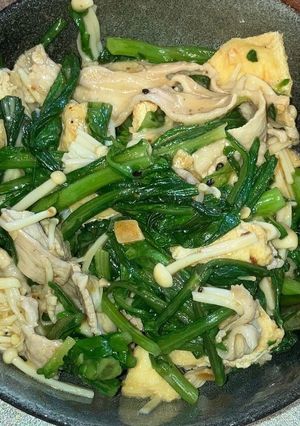 春菊と豚肉の胡麻だれピリ辛温サラダ-レシピのメイン写真
