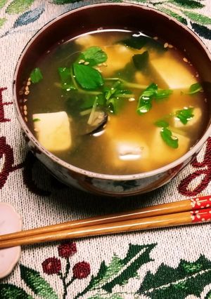 蜆と豆腐とワカメの赤だし-レシピのメイン写真