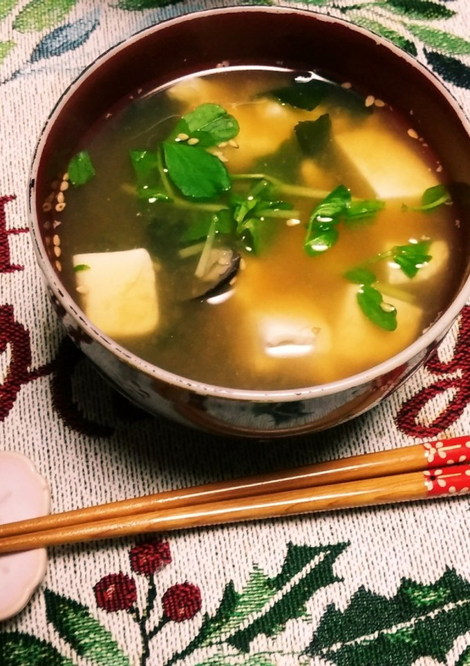 蜆と豆腐とワカメの赤だし-レシピのメイン写真