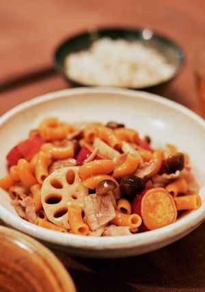 豚バラと根菜とマメロニの煮物-レシピのメイン写真