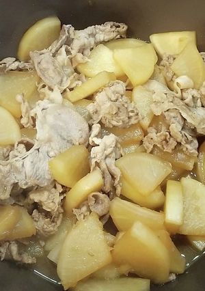 葉付き大根1本使いきり③大根と豚肉の煮物-レシピのメイン写真