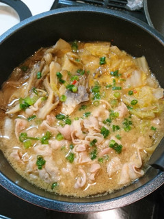 簡単!激ウマ!ピリ辛味噌バター鍋♪-レシピのメイン写真