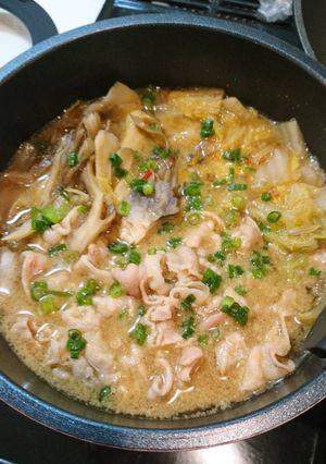 簡単！激ウマ！ピリ辛味噌バター鍋♪-レシピのメイン写真