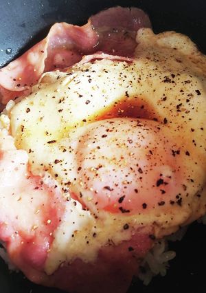 汁だくベーコンエッグ丼-レシピのメイン写真
