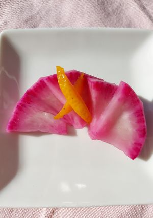 赤い大根のお漬物♪簡単☆節約!おいしい!-レシピのメイン写真