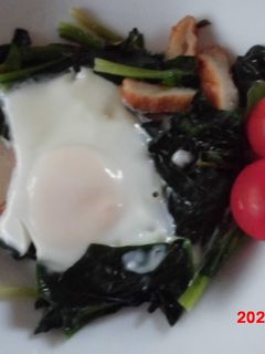 目玉焼きとほうれん草のソテー♪-レシピのメイン写真