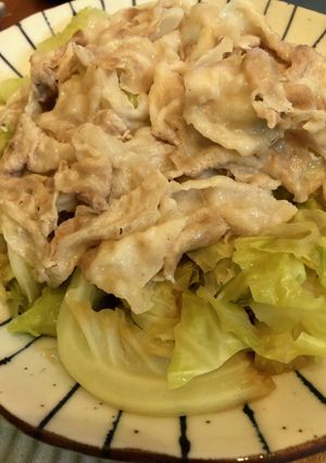 たっぷりキャベツと豚肉のフライパン蒸し-レシピのメイン写真