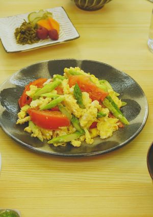 阿蘇野菜で簡単！トマトとアスパラの卵炒め-レシピのメイン写真