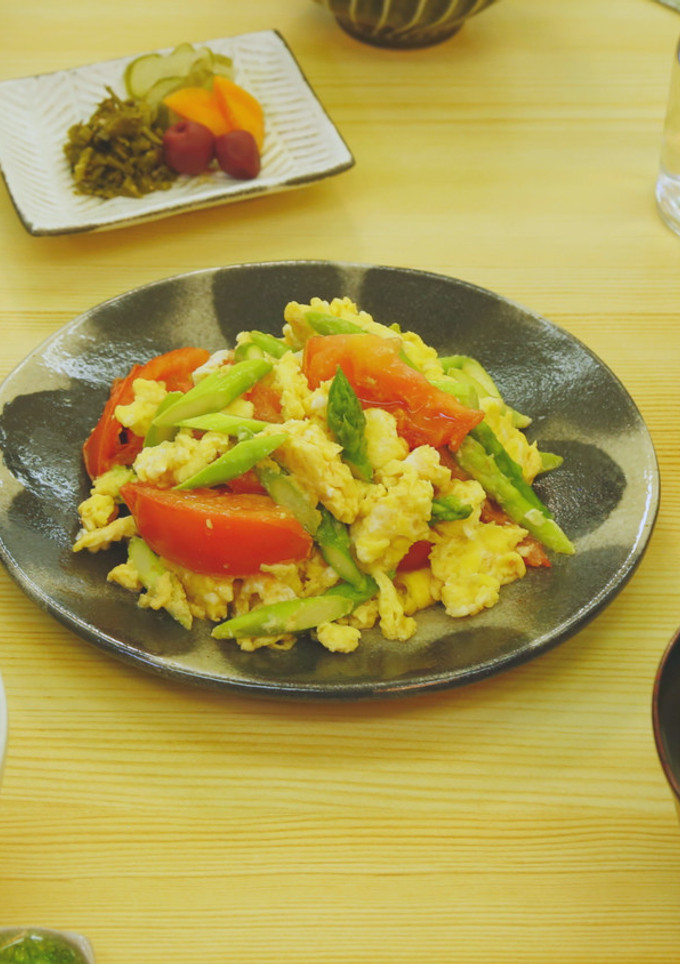 阿蘇野菜で簡単！トマトとアスパラの卵炒め-レシピのメイン写真
