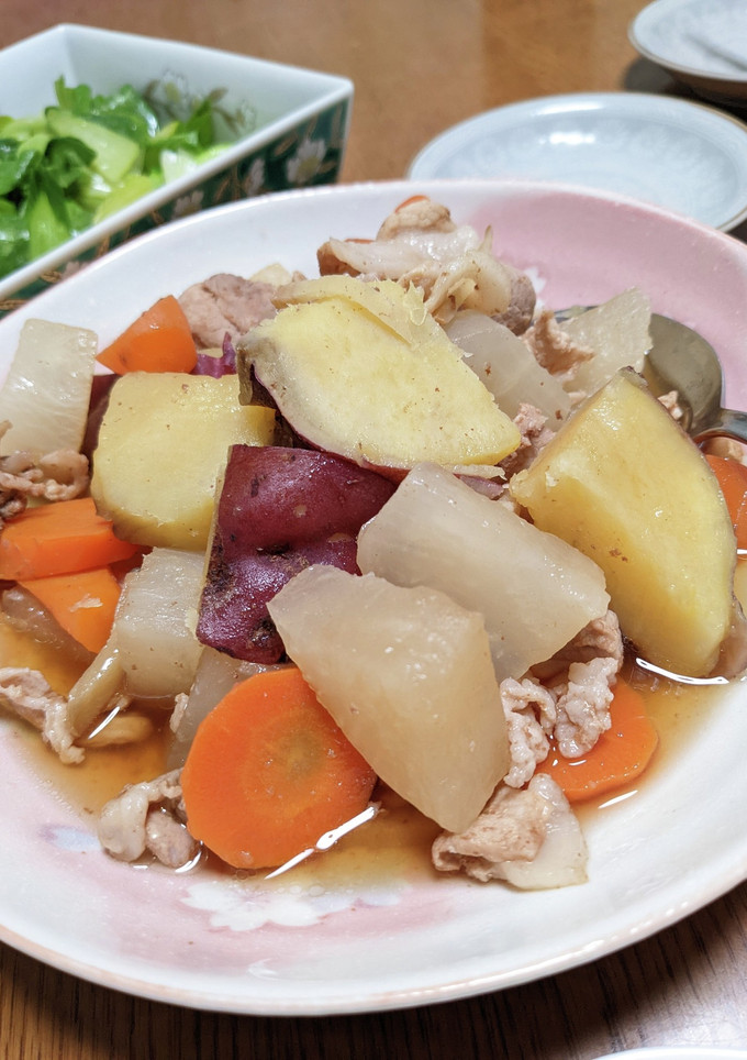 大根とさつまいもと豚こま肉の煮物-レシピのメイン写真