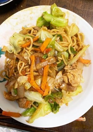 お一人様！市販の焼きそばを隠し味で洋風に-レシピのメイン写真