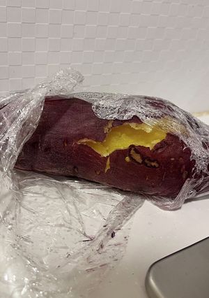 レンジとサランラップだけで作る焼き芋-レシピのメイン写真