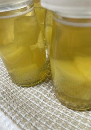 りんごジュースの中にパインのゼリー-レシピのメイン写真