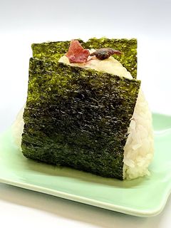 あさりの佃煮と梅干しの二刀流おにぎり-レシピのメイン写真