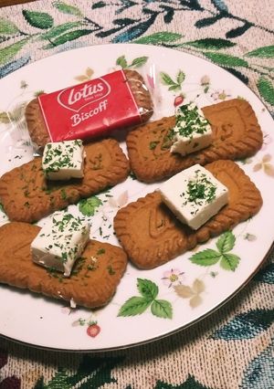 ロータスビスケットにクリームチーズon！-レシピのメイン写真