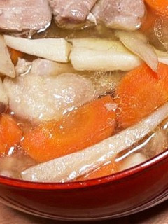 今日のみそ汁。 鶏もものおかず根菜味噌汁-レシピのメイン写真