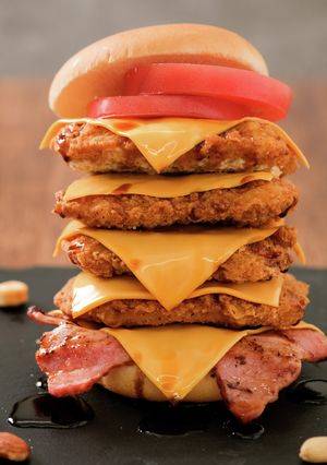 おうちで簡単手作り！メガ盛りバーガー♪-レシピのメイン写真
