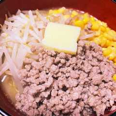 รูปของ 簡単☆味噌バタコーンラーメン♡