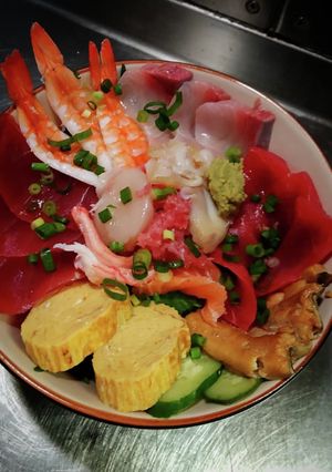 色も鮮やか海鮮丼！❨(@≧↺≦@)❩wノ-レシピのメイン写真