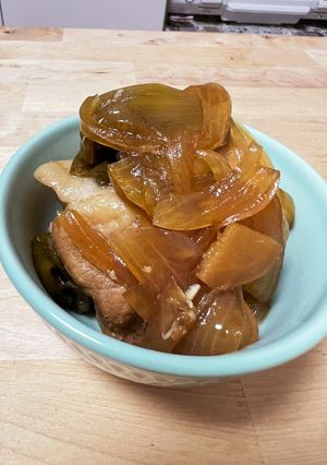玉ねぎどっさり！八角香る☆トロトロ角煮-レシピのメイン写真