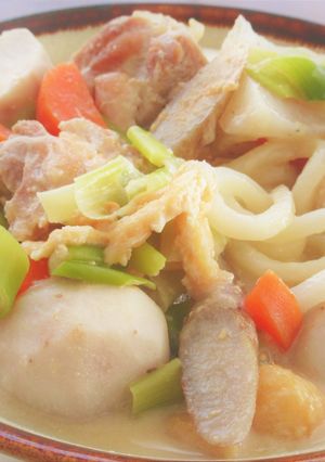 〖 鶏もも肉と里芋の粕汁うどん 〗-レシピのメイン写真