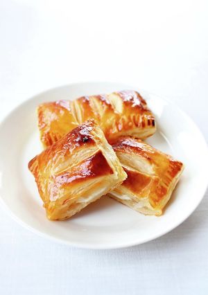 ジャムで手軽に【りんごとチーズのパイ】-レシピのメイン写真
