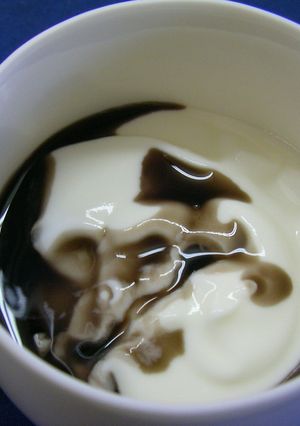 黒蜜じゃないの!?♪ヨーグルトに♪黒豆-レシピのメイン写真
