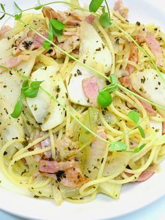 カブとベーコンのパスタ〔ペペロンチーノ〕-レシピのメイン写真