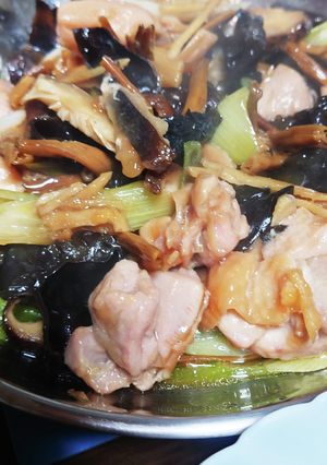 鶏の蒸物(鶏、椎茸と金針菜、木耳)-レシピのメイン写真