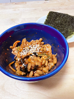 混ぜ!巻く!納豆と塩昆布キムチの海苔巻き-レシピのメイン写真