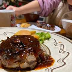รูปของ 玉ねぎ麹で、肉汁たっぷりハンバーグ