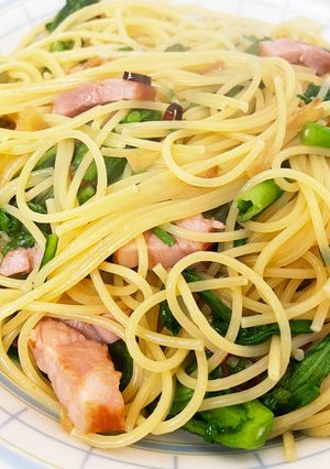 春菊とベーコンのペペロンチーノ-レシピのメイン写真