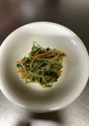 豆苗のサラダ-レシピのメイン写真
