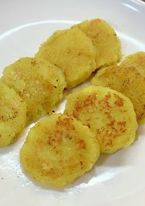 冬レシピ☆片栗粉不要!さつまいも餅-レシピのメイン写真