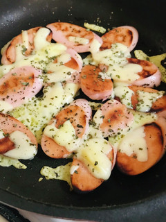 魚肉ソーセージでチーズおつまみ-レシピのメイン写真