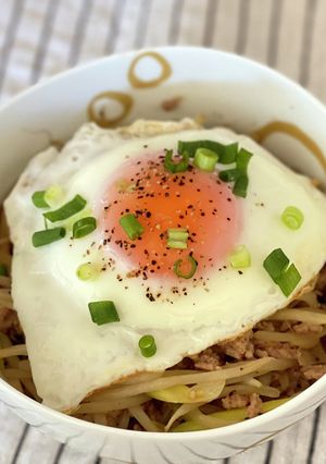 豚ひき肉ともやしの簡単アレンジ焼きそば♡-レシピのメイン写真