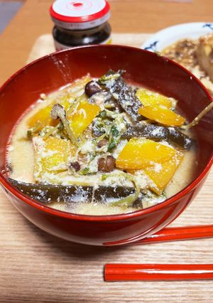 今日のみそ汁。 シャケも添えて豆乳味噌汁-レシピのメイン写真