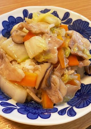 具材は4つの簡単優しい味の中華丼-レシピのメイン写真