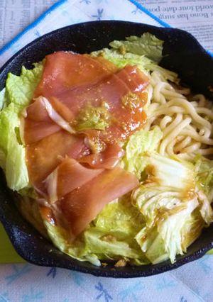 たっぷり白菜+ハモンの焼きうどん-レシピのメイン写真