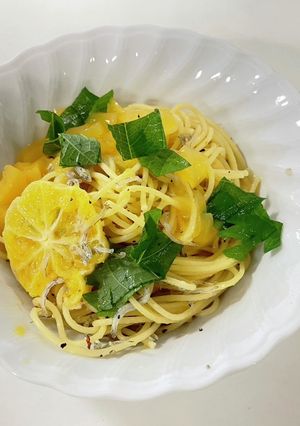 オリーブオイルの青みかんパスタ-レシピのメイン写真