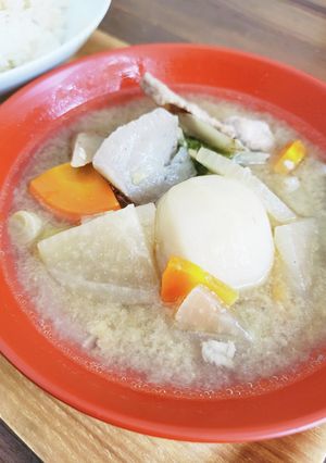 寒い日はコレで決まり！里芋で作る豚汁-レシピのメイン写真