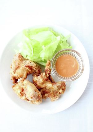 ソースが合う【チンスーマヨディップ唐揚げ-レシピのメイン写真